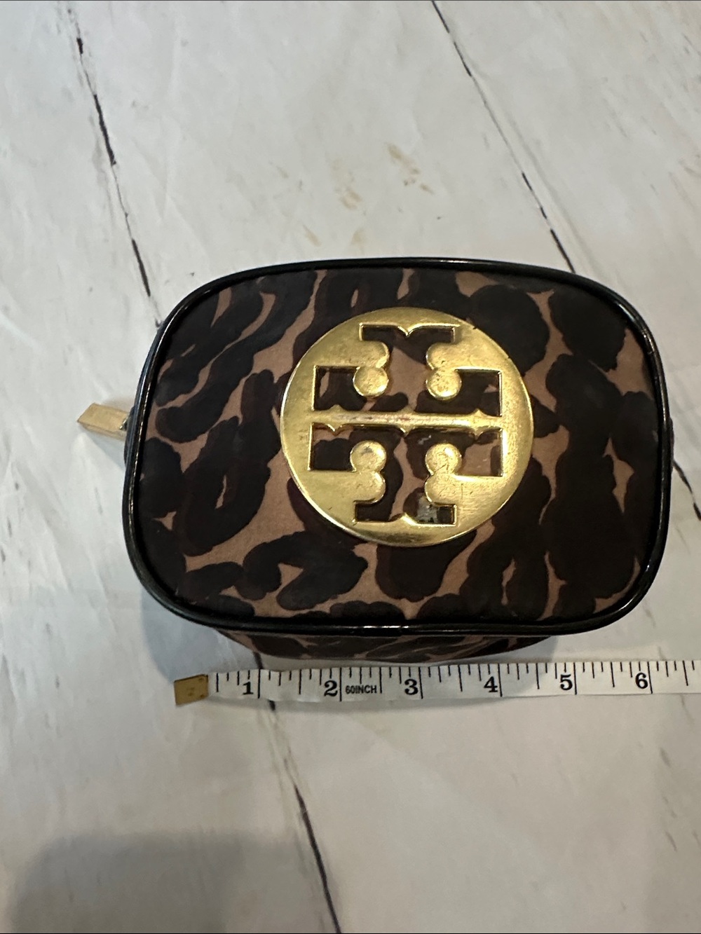Tory Burch Leopard Print small cosmetic case with Gold Logo Accent - Picture 8 of 10
